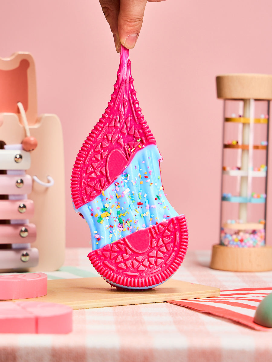 Fuchsia-blue Stretchy Cookie Sandwich Squishy Toy