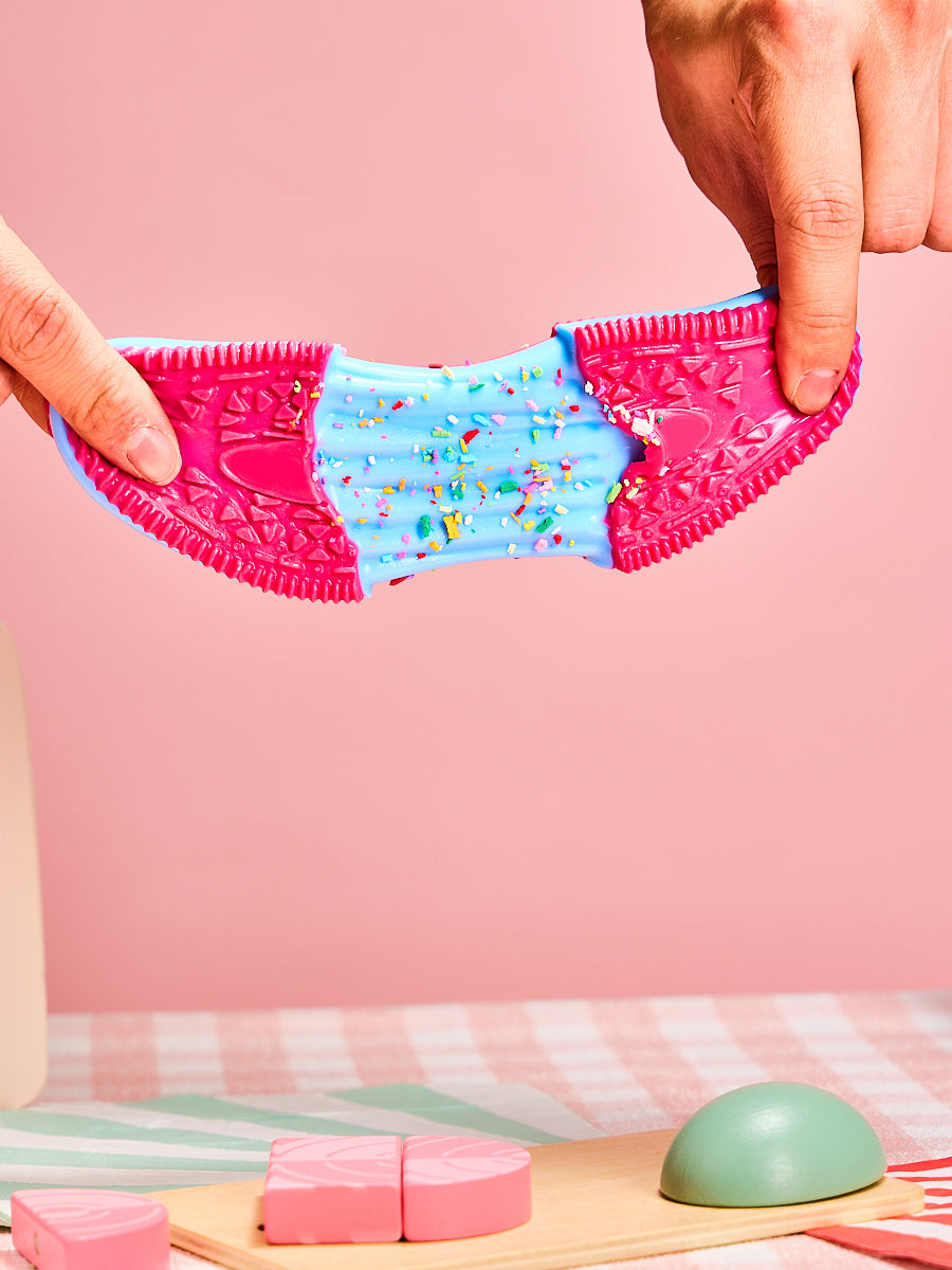 Fuchsia-blue Stretchy Cookie Sandwich Squishy Toy
