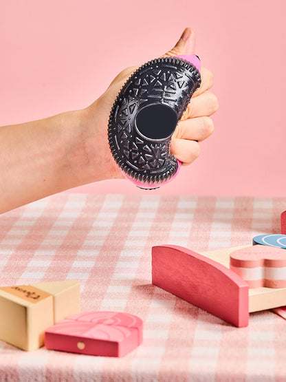 Black-fuchsia Cookie Sandwich Squishy Toy