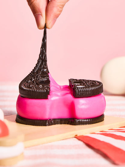 Black-fuchsia Stretchy Cookie Sandwich Squishy Toy