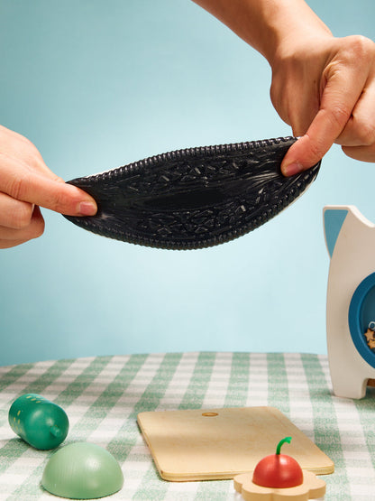 Medium Black-white Cookie Sandwich Squishy Toy