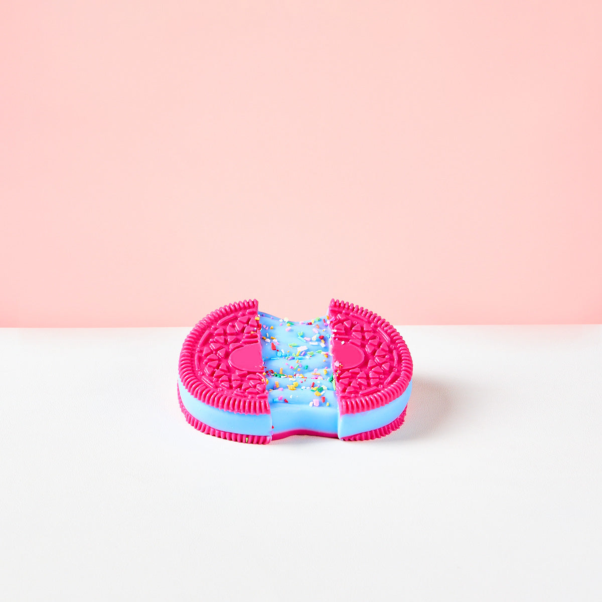 Fuchsia-blue Stretchy Cookie Sandwich Squishy Toy